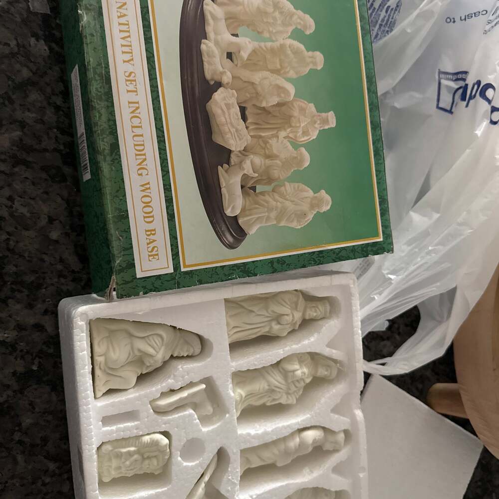 Vintage World Bazaars Jade Collection 11pc Nativity Set Including Wood Base